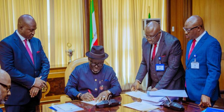 2025: Oborevwori signs Delta’s N979.2 billion Appropriation Bill into law
